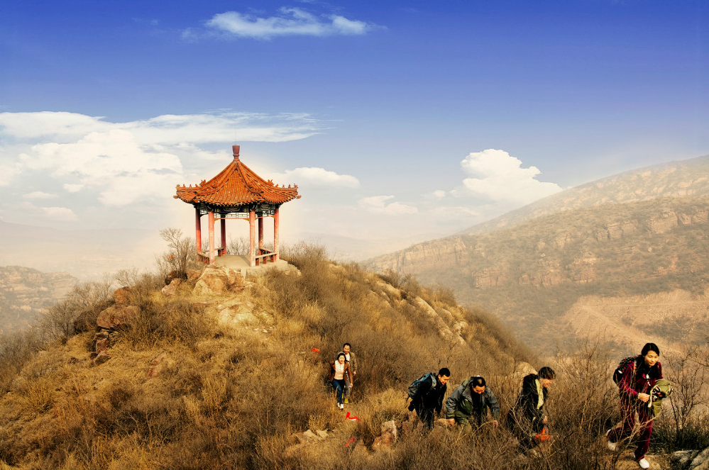 由河北中佳旅游开发公司开发建设的西山翠谷旅游度假景区,有着很深厚